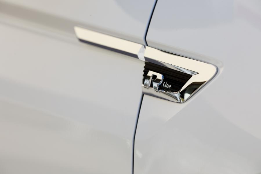 Детали экстерьера Volkswagen Tiguan R-Line 2017 года  (NA) (фото 10 из 43)